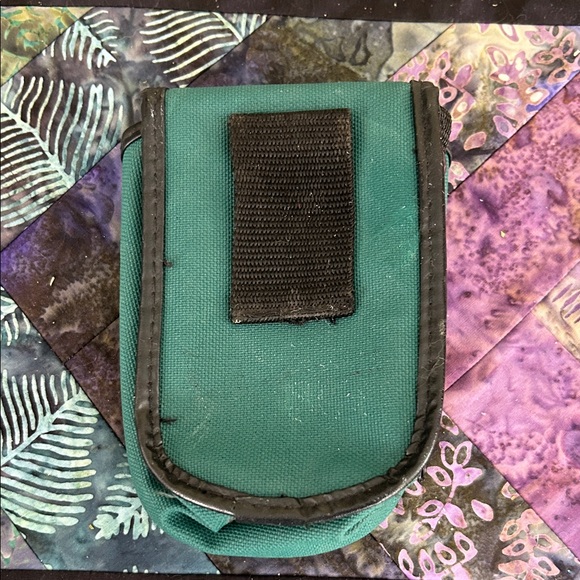 Canon Green and Black Camera Bag - Picture 2 of 8